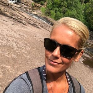 Meet your Posher, Cindy